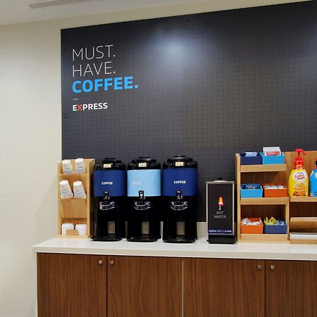 Holiday Inn Express Arrowood By Ihg Charlotte Zewnętrze zdjęcie