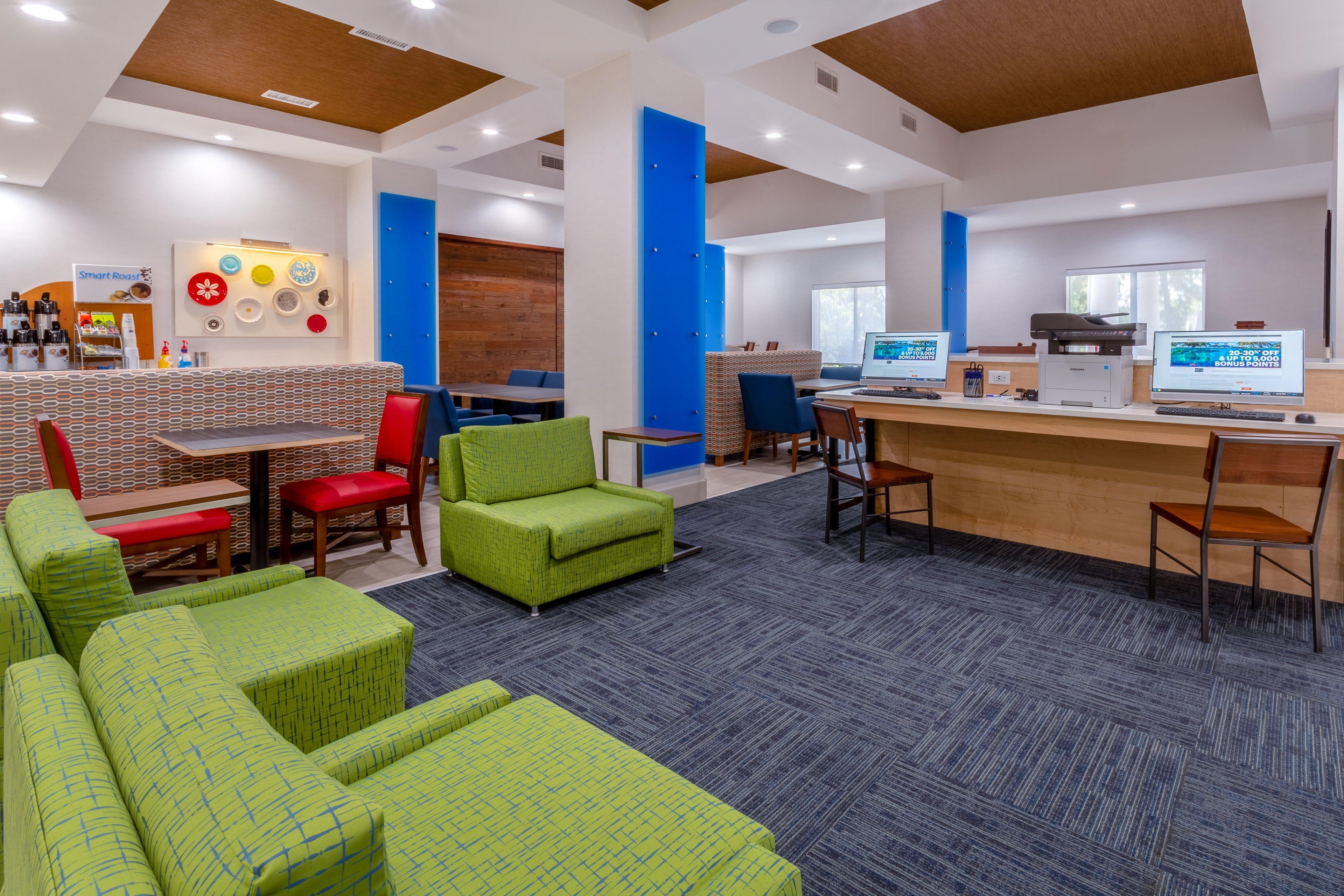 Holiday Inn Express Arrowood By Ihg Charlotte Zewnętrze zdjęcie