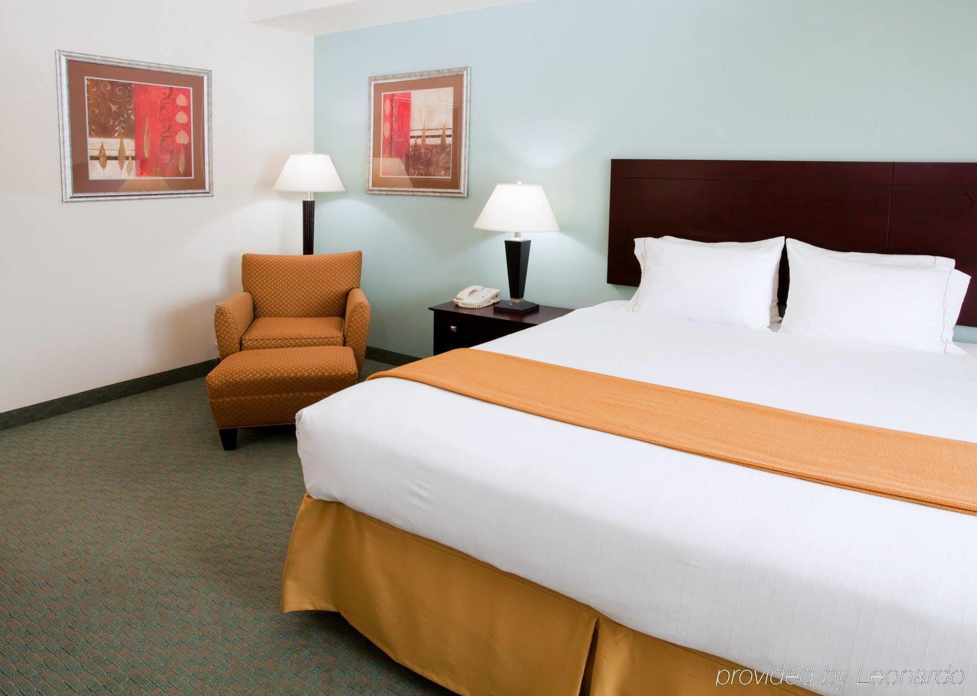 Holiday Inn Express Arrowood By Ihg Charlotte Zewnętrze zdjęcie