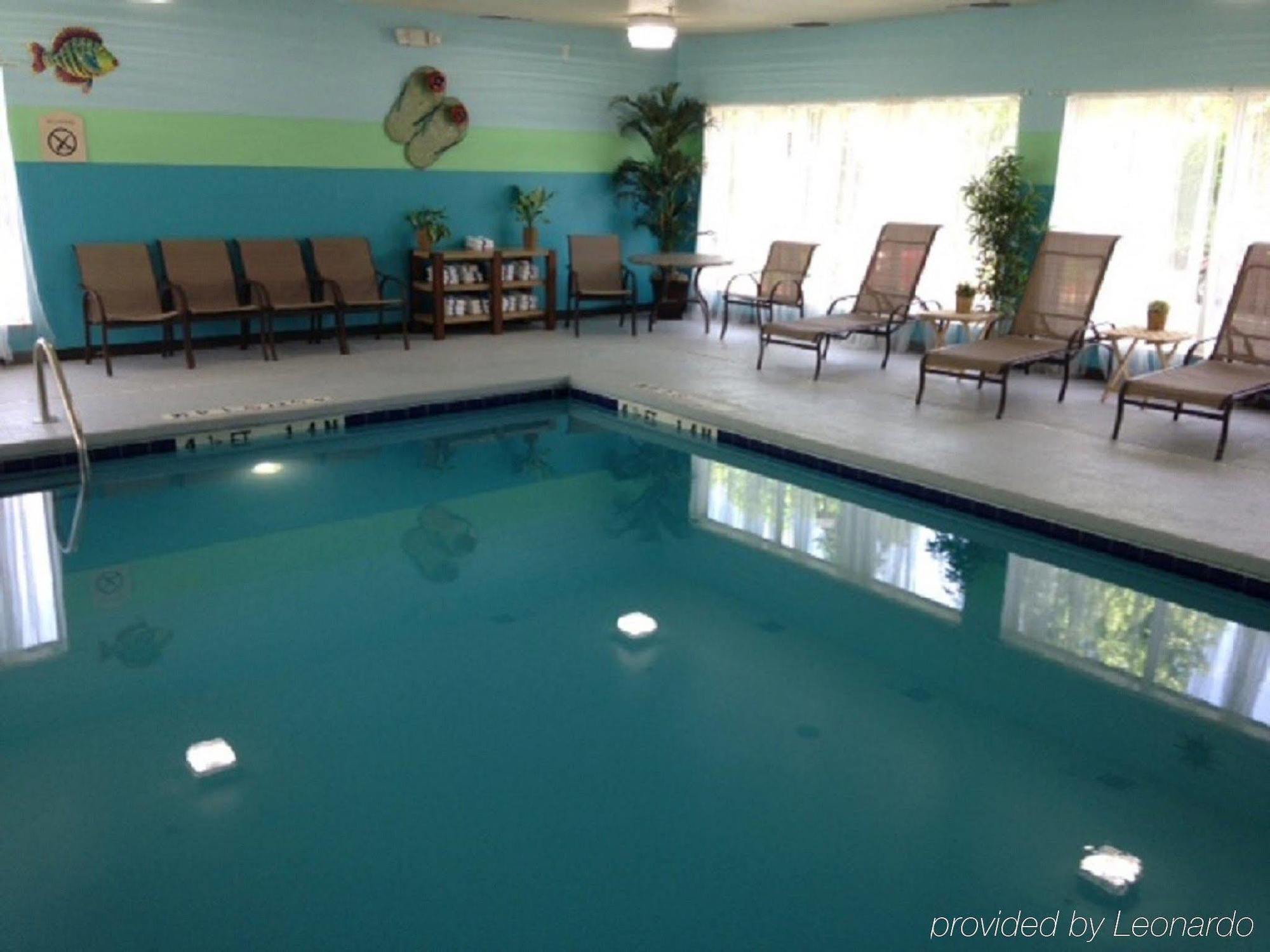 Holiday Inn Express Arrowood By Ihg Charlotte Zewnętrze zdjęcie