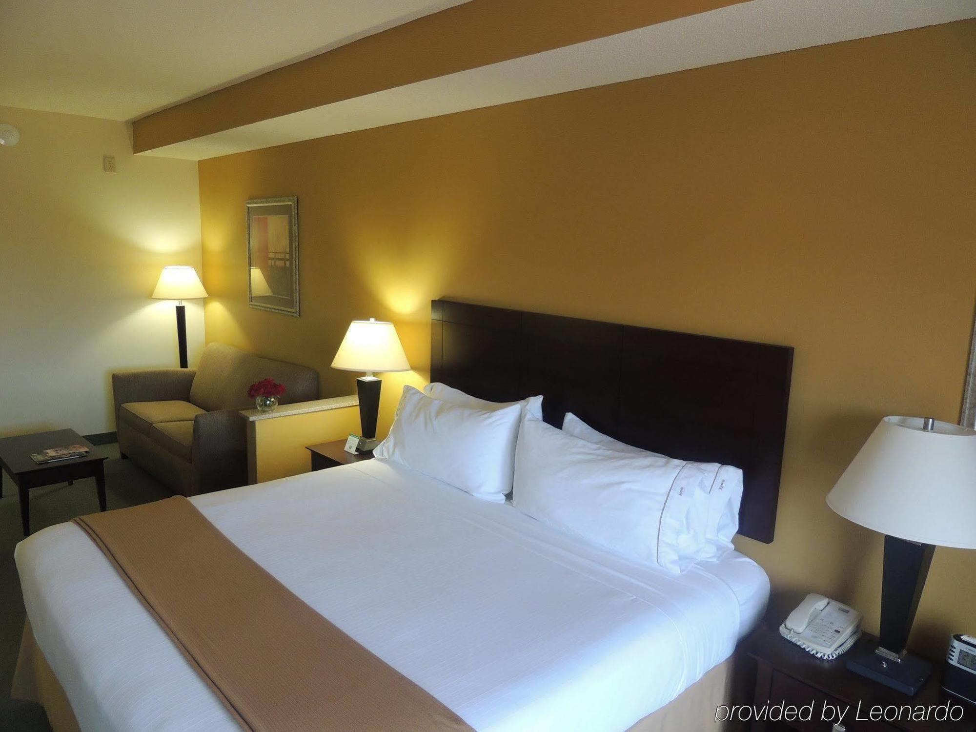 Holiday Inn Express Arrowood By Ihg Charlotte Zewnętrze zdjęcie