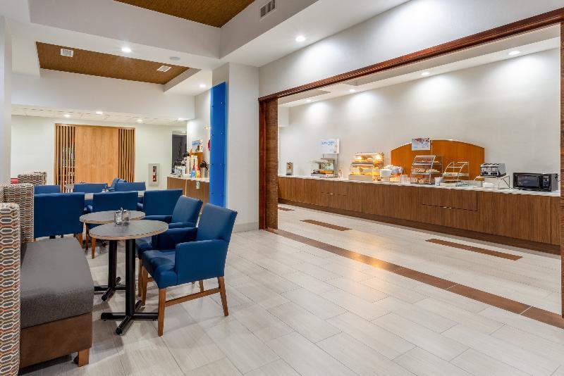 Holiday Inn Express Arrowood By Ihg Charlotte Zewnętrze zdjęcie